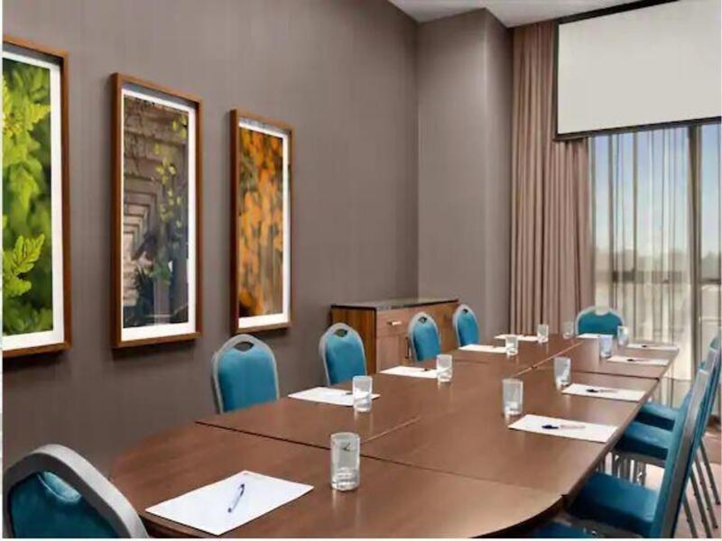 Hilton Garden Downtown 3*