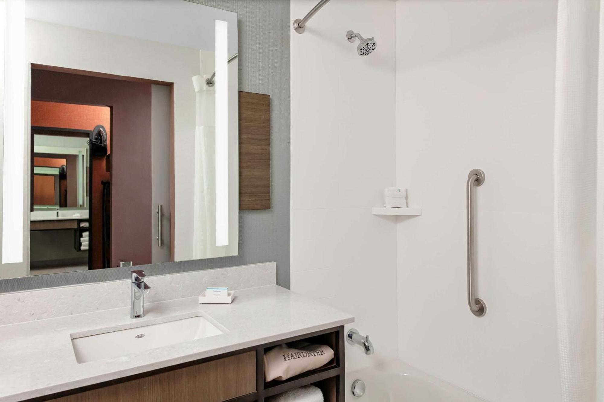Hilton Garden Downtown Hotel 3*